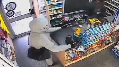 Teenager robbed a store, but failed