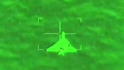 Israeli Apache AH-64 hunting a Shahed drone during Iran's first response on 13.6.2025