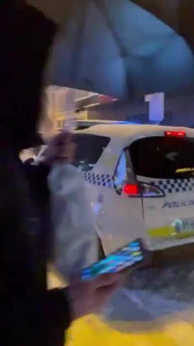 Snow fight in Madrid, covered in snow for the first time in 61 years