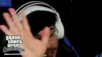 COMO CARAJO SE LLAMA ESTA MUSIQUITA QUE USA EL GRONE??? 😭