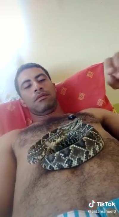 Let's relax without any protection with a Rattlesnake