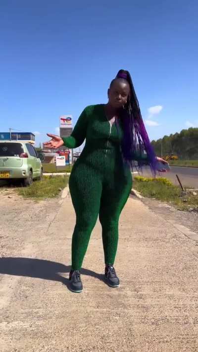 thicc 😩 [Angeline]