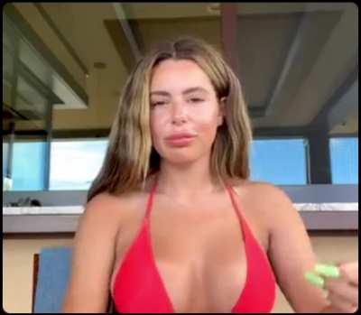 Huge tits on Instagram live