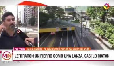 Un cavernicola tiro una jabalina