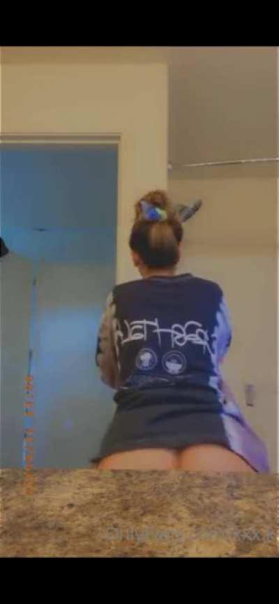 Phat ass twerking