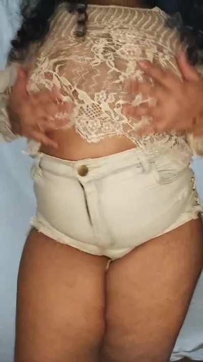 Moreninha cheinha 🔥