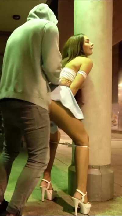 Alley quickie cumslut