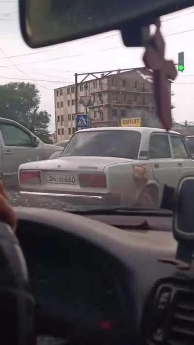 Move aside Flinty McCallahan, we got a more powerful dog powered car. 