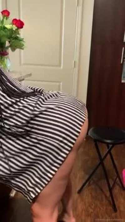 HOT AF🔥 COULDN'T RESIST MYSELF SHARING HER COLLECTION WITH YOU ALL👇CHECK COMMENZ FOR HER FOLDER👇