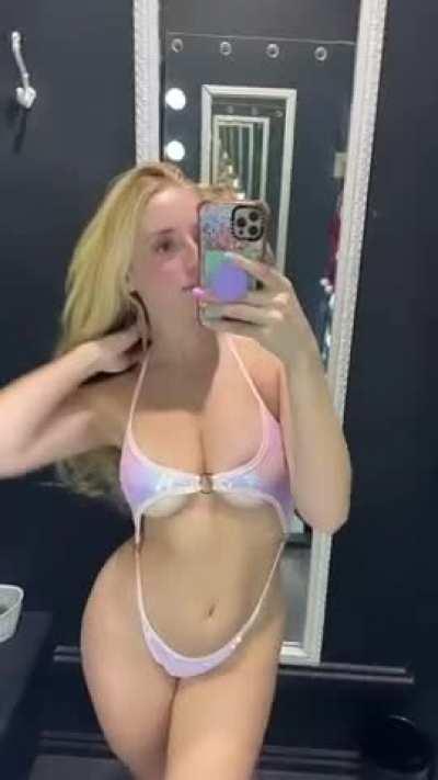 Lemme give your face a warm embrace with my titties