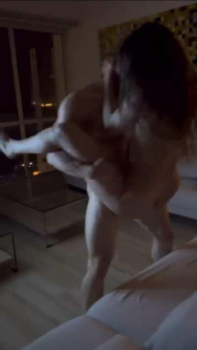 This is so fuckin incredible. Anyone know the girl's name or sauce?