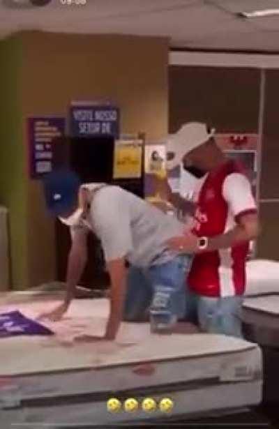 Woman just tryna do her job ....