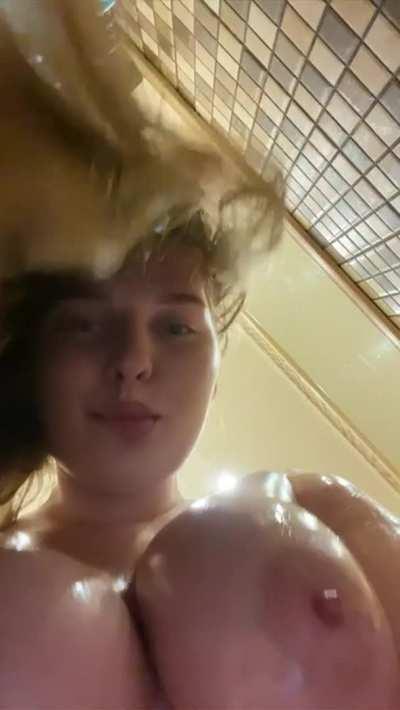 Can I sit on your 🍌?)