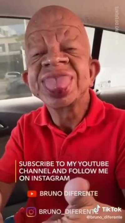 Old Nigga Baby tryna give brucey poo a lil smooch