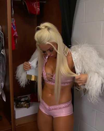 Mandy Rose backstage