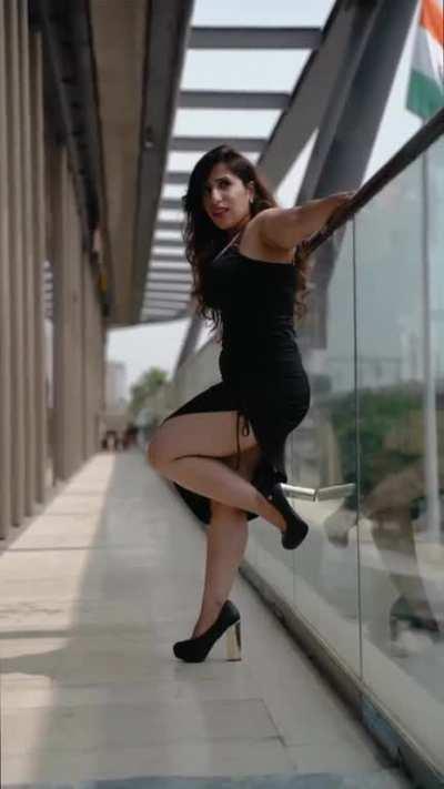 Ayesha Khurana (New)