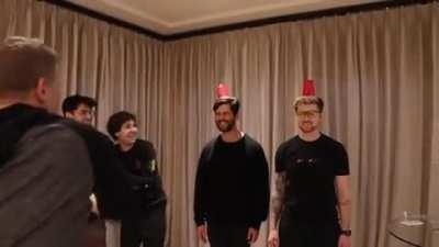 What a great card thrower!