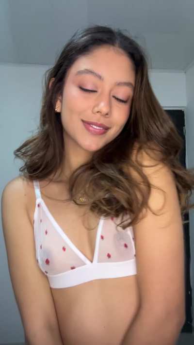 Do you think I'm the hottest 18yo Latina virgin y or n