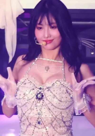 One of her best stage looks ever!