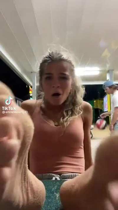 @emmmacomp10 sandy feet