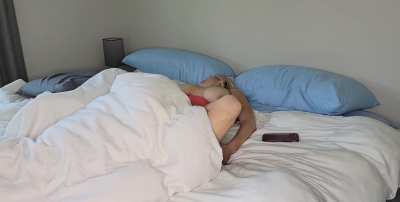 Busty blonde MILF amateur gets her pussy eaten out on this homemade video until she cums. She moans before she announces her orgasm with 