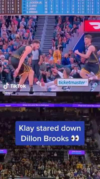 Brooks flops on defense 🤣