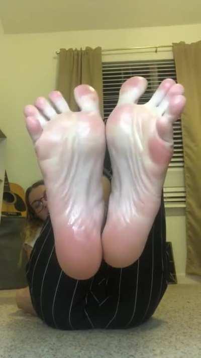 I’m so wet rn 👀