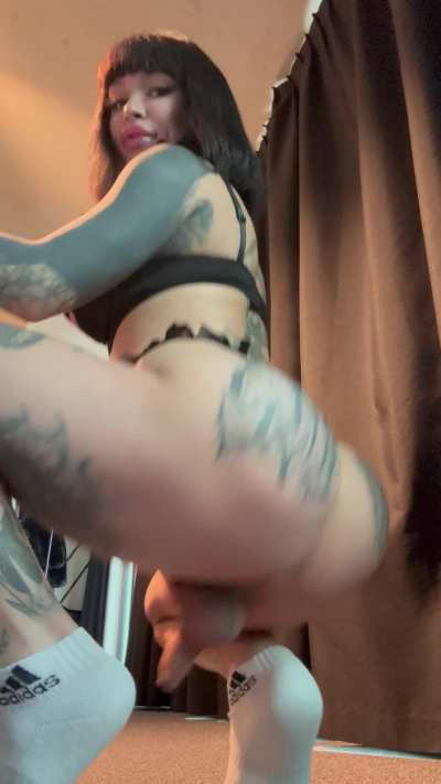 Elegant or slutty thats always the question