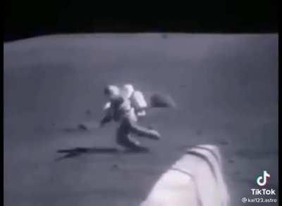 eu não tanko astronauta em rápida velocidade