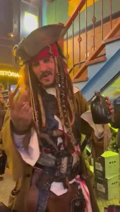 Perguntaram em que o Capit&atilde;o Jack Sparrow vai votar