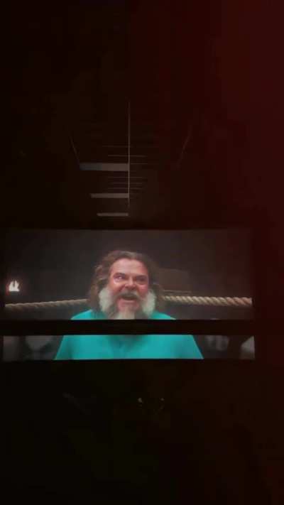 My theatre bearly reacted🙄