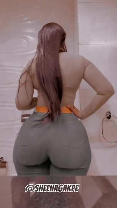 In jeans 🍑🍑👖