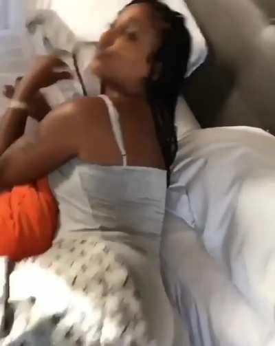 How does this Broad even exist?!😍