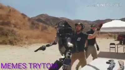 DEPOIS AS PESSOAS QUEREM SABER DO PORQUE DAS MAQUINAS SE REVOLTAREM!