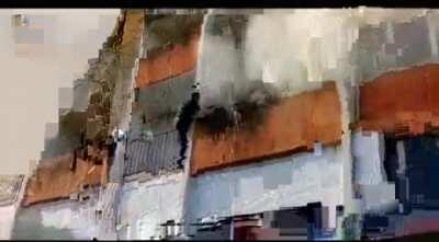 Teens Rescue Old man Trapped in a Fire Without any Equipment.