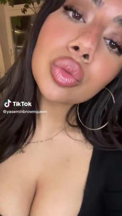 Latina lips