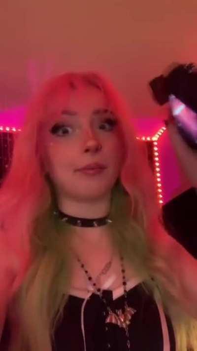 return of that Scottish girl (but the OP isn't pretending to be her) RULE