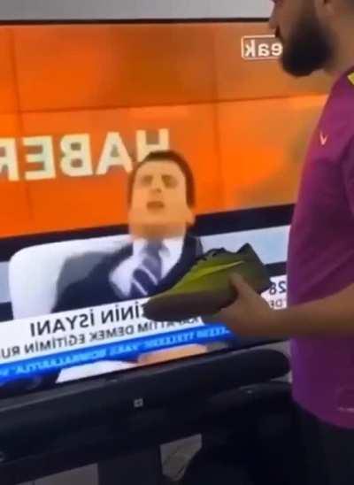 Запрещено ведь женевской конвенцией!