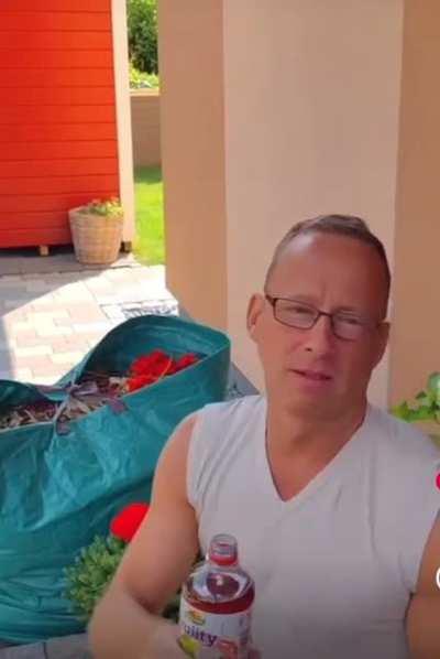 Die dreckige alte Muddi eben...🥴😫🤮🤢