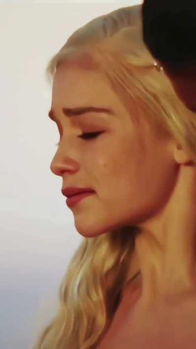 Emilia Clarke (Enhanced+Brightened)