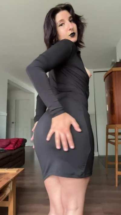 This dress shows off my curves perfectly [STBA]