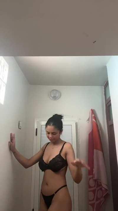 I'm home alone.. please cum over