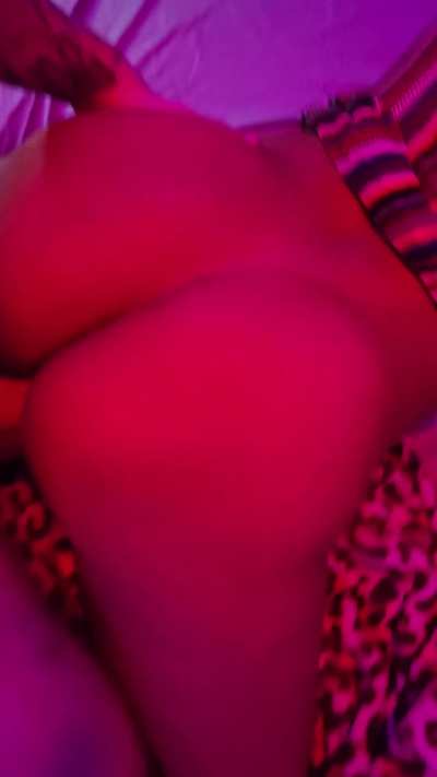 Who wanna have sum fun wit us..😝😈💦👀📲