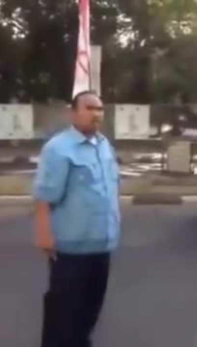 least patriotic Indon taxi driver 