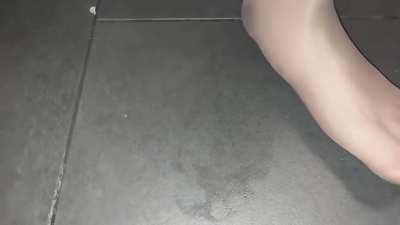 Sweaty nylon feet and sweat prints at work ❤️‍🔥