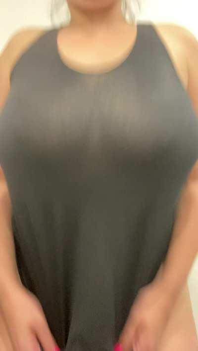 Bouncing my big titties all day! 🤤🙊😈 OC always! 😘