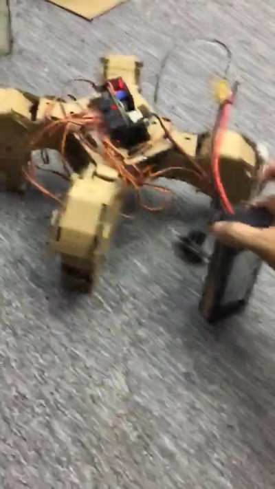 [Update] Cardboard Robot with electronic stuff - Mechanical Design