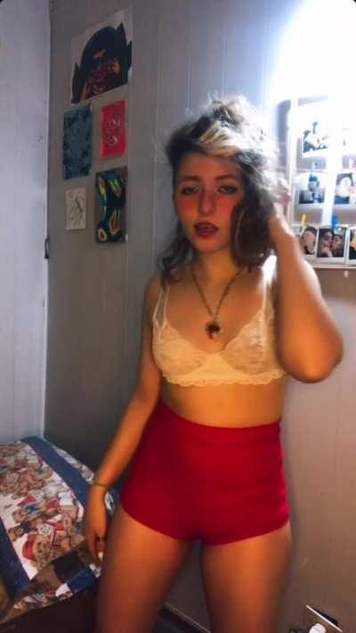 Deleted because someone said I was ugly... reuploaded because I love myself 😊