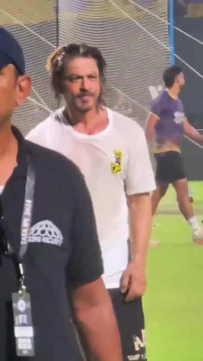 Bro thinks he's Rahul Dravid 