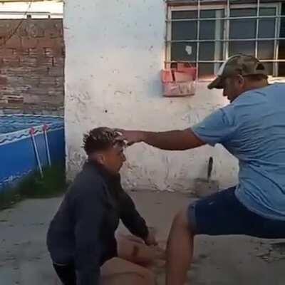 ¡¡¡Nooo lo noqueo!!!